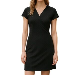 WOOLRICH Crinkle Surplice V-neck Dress Black Short Sleeve Knee Length Size XS